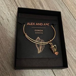 NWT Alex and Ani Conch Bracelet